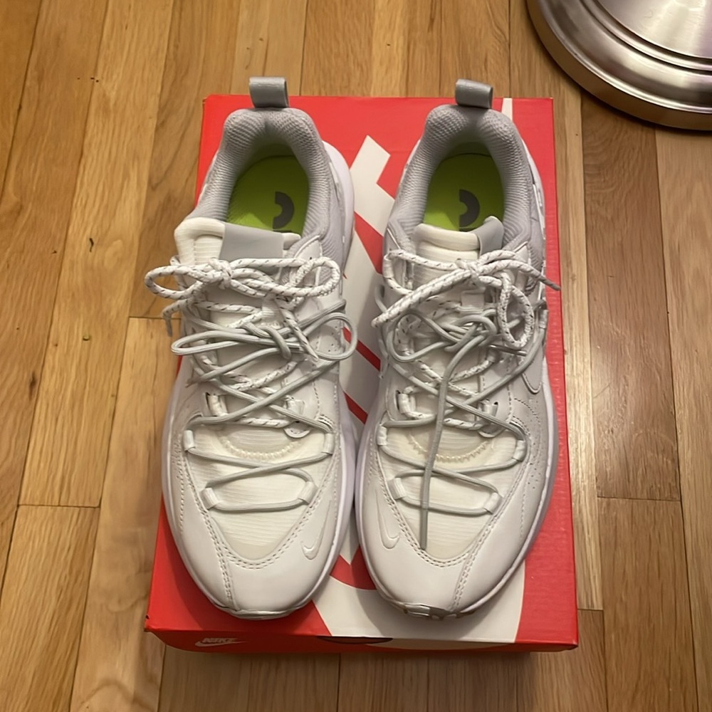 Nike Air Max Viva, Worn once, no scuffs or dirt on sneakers - Picture 4 of 4
